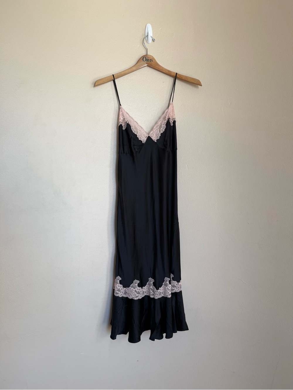 100% Silk Black Victoria’s Secret w/ Pink Lace - Picture 2 of 5
